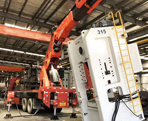 杭州临安附近随车吊出租，轻松解决运输难题