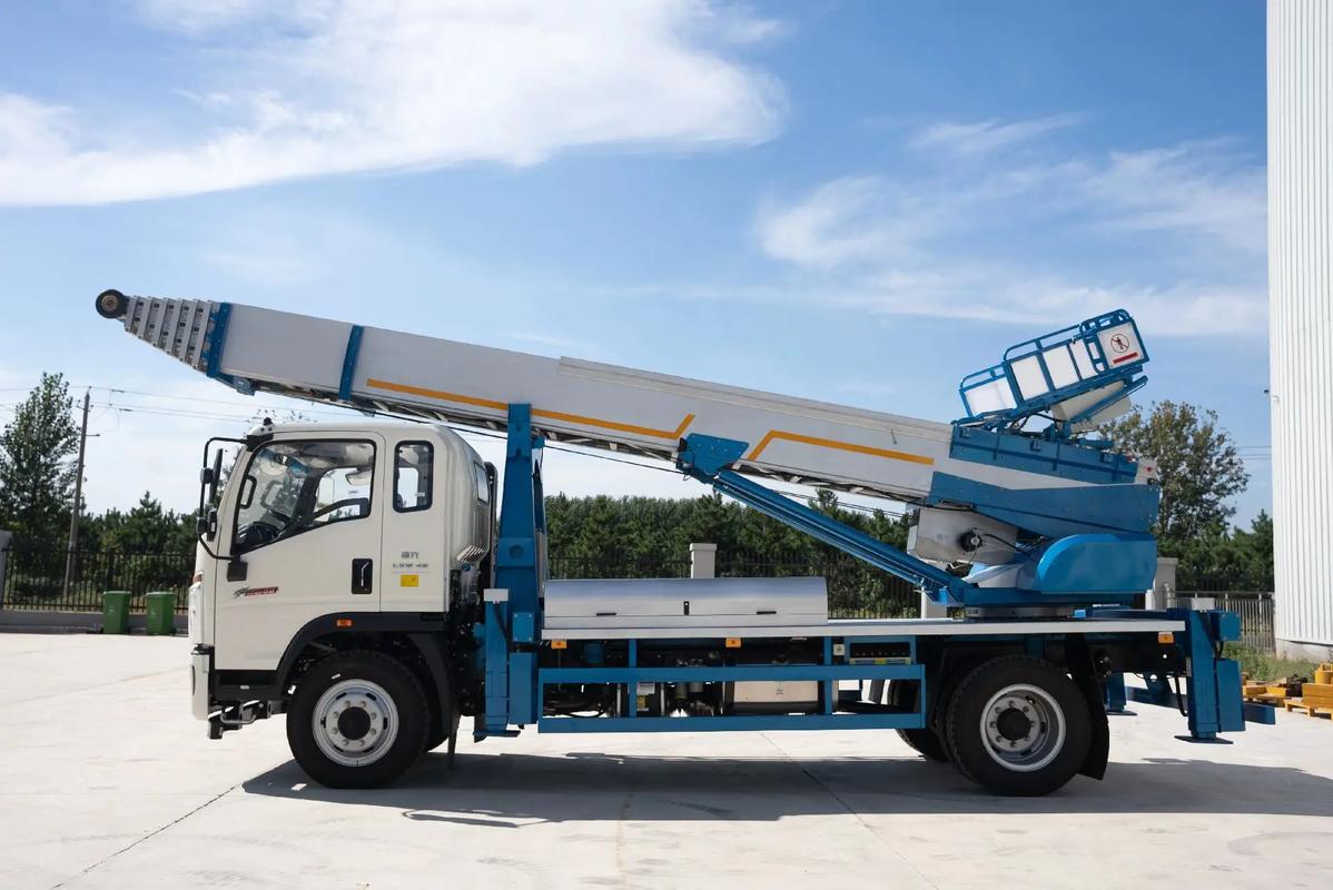 杭州临安云梯上料车租赁费用