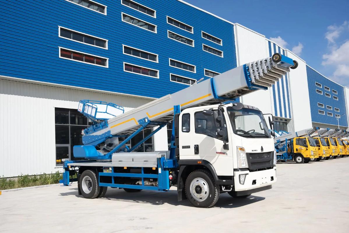 杭州临安出租云梯车高空作业车 建筑垃圾搬运